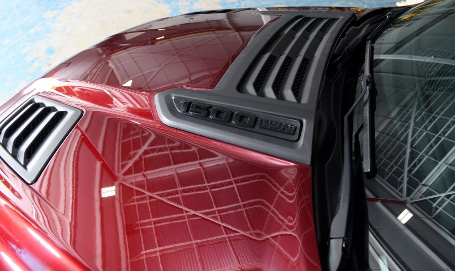 Детали экстерьера Ram 1500 Sport Crew Cab (DT) 2018 года  (CA) (фото 9 из 40)